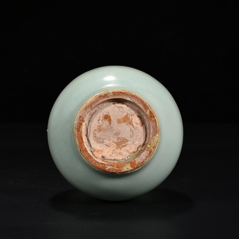 Song Dynasty Longquan kiln pink celadon glaze gourd bottle