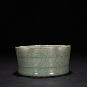 Song Dynasty Longquan kiln pink celadon glaze sunflower wash