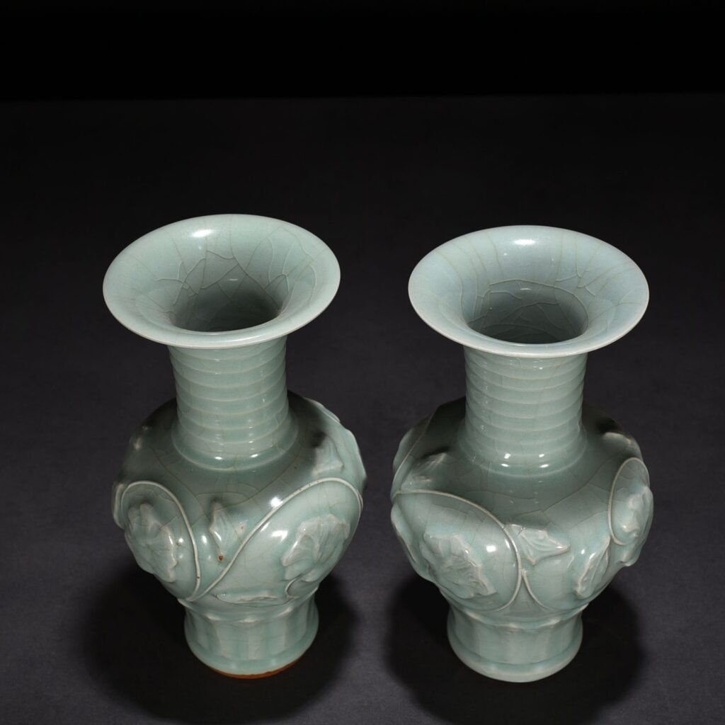 Song Dynasty Longquan kiln pink celadon glaze and plastic wrapped peony pattern vase