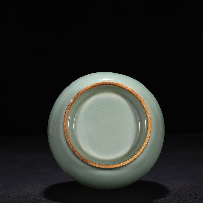 Song Dynasty Longquan kiln pink celadon glaze long-neck bottle