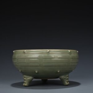 Song Dynasty Longquan kiln pink celadon glaze carved Bagua furnace