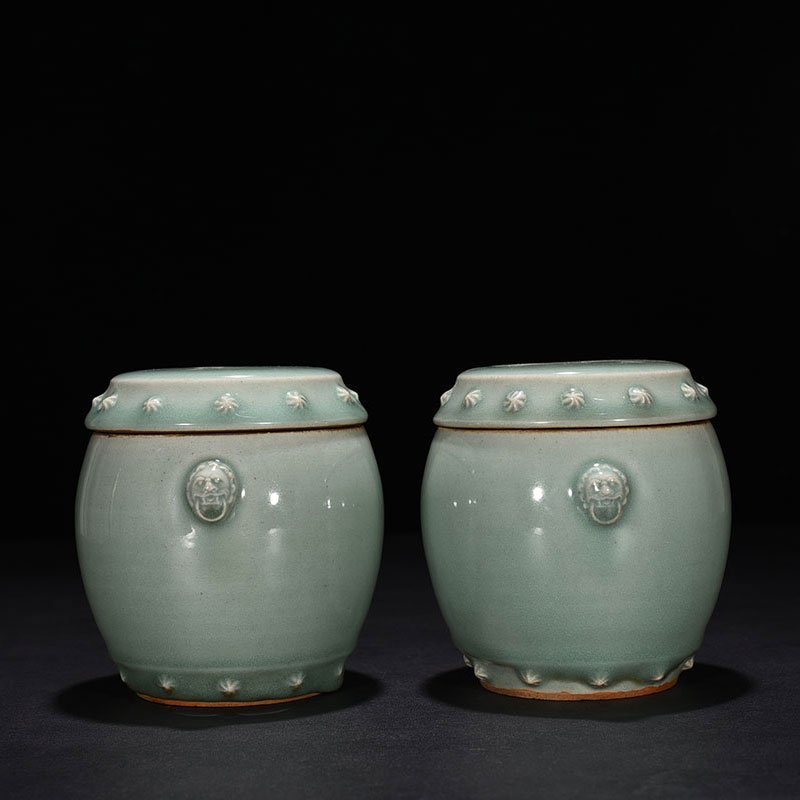 Song Dynasty Longquan kiln pink celadon glaze drum nail lid jar