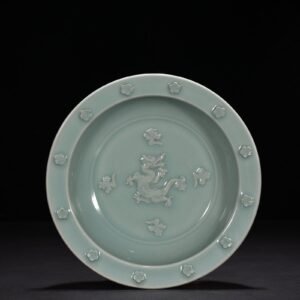 Song Dynasty Longquan kiln pink celadon glaze dragon pattern folding edge plate