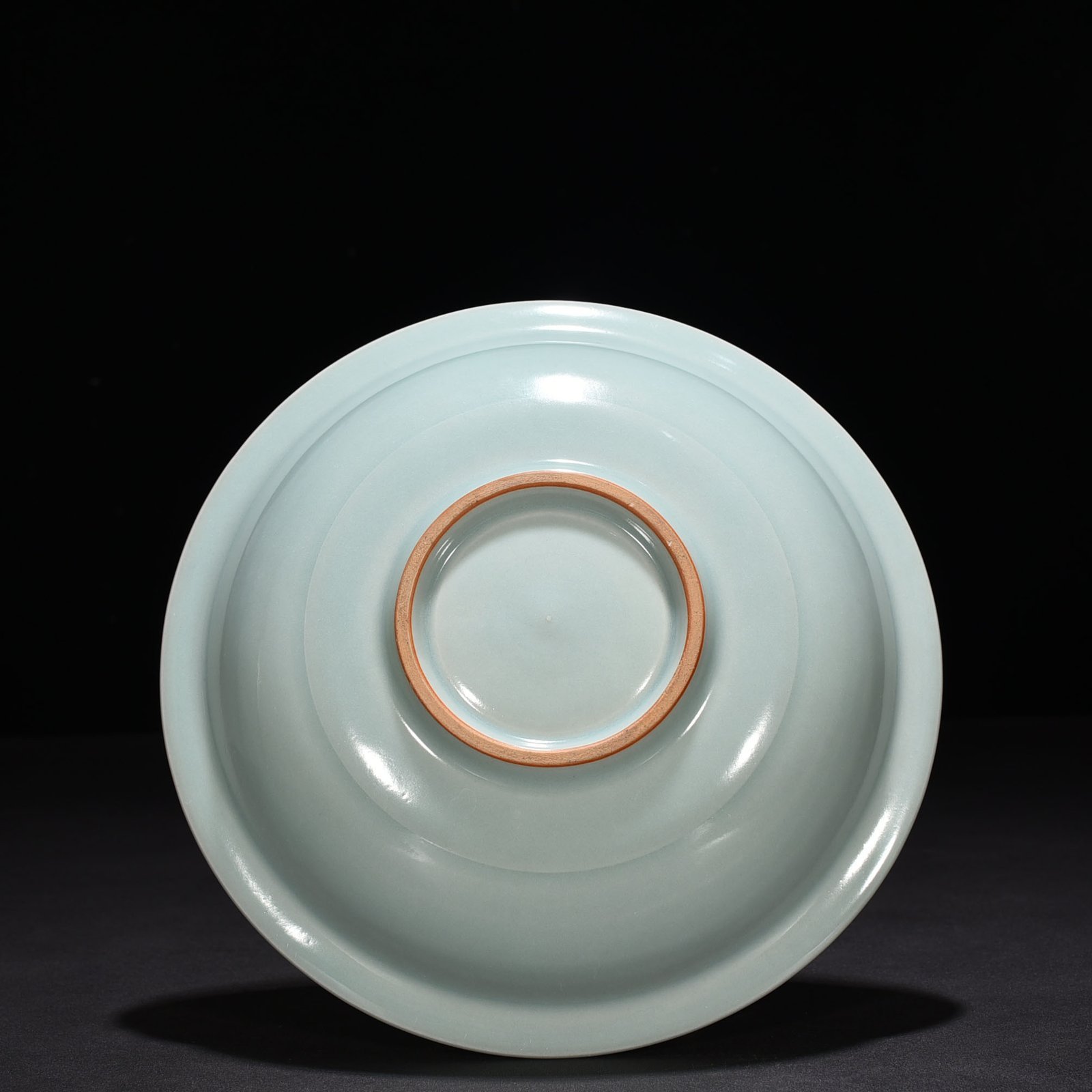 Song Dynasty Longquan kiln pink celadon glaze dragon pattern folding edge plate