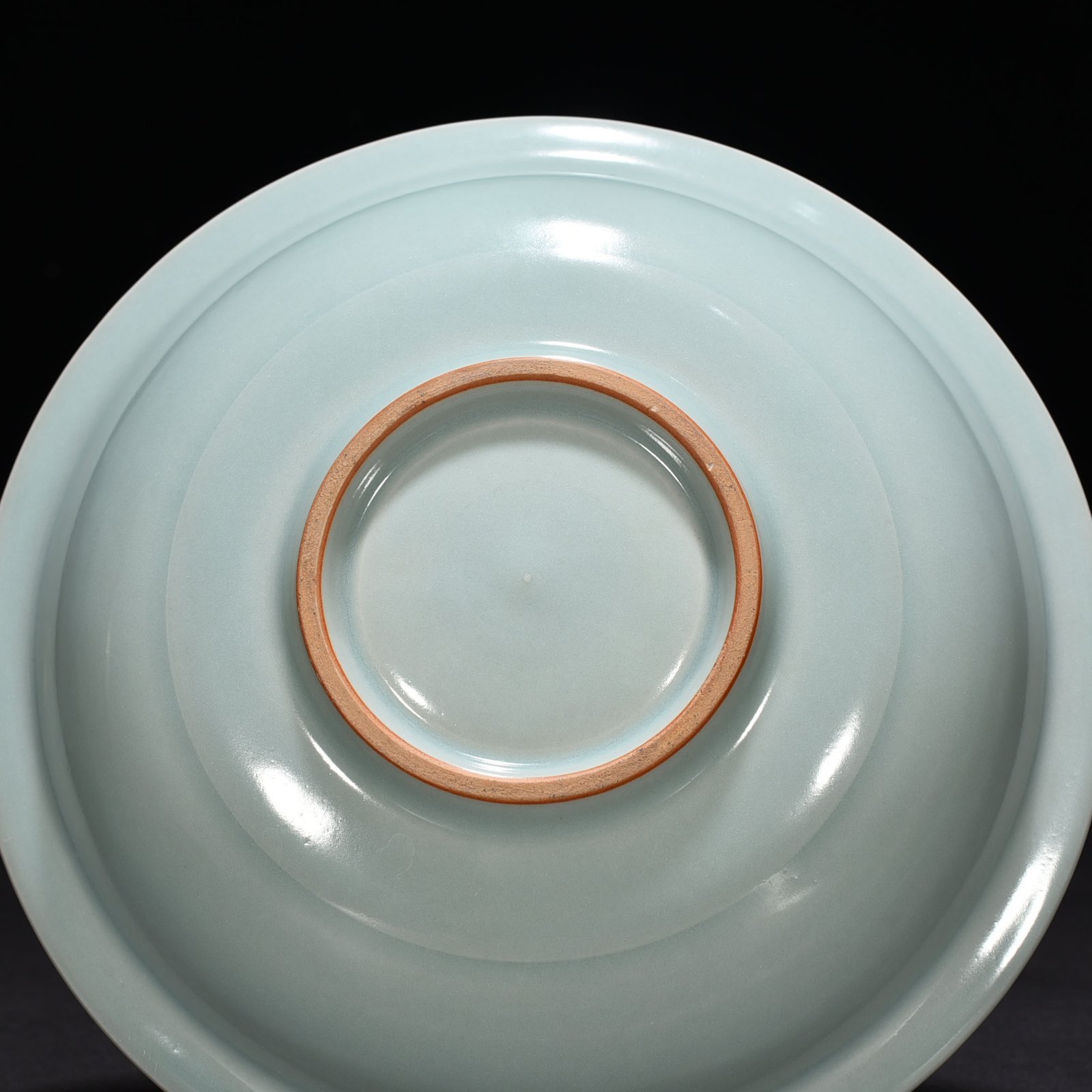 Song Dynasty Longquan kiln pink celadon glaze dragon pattern folding edge plate