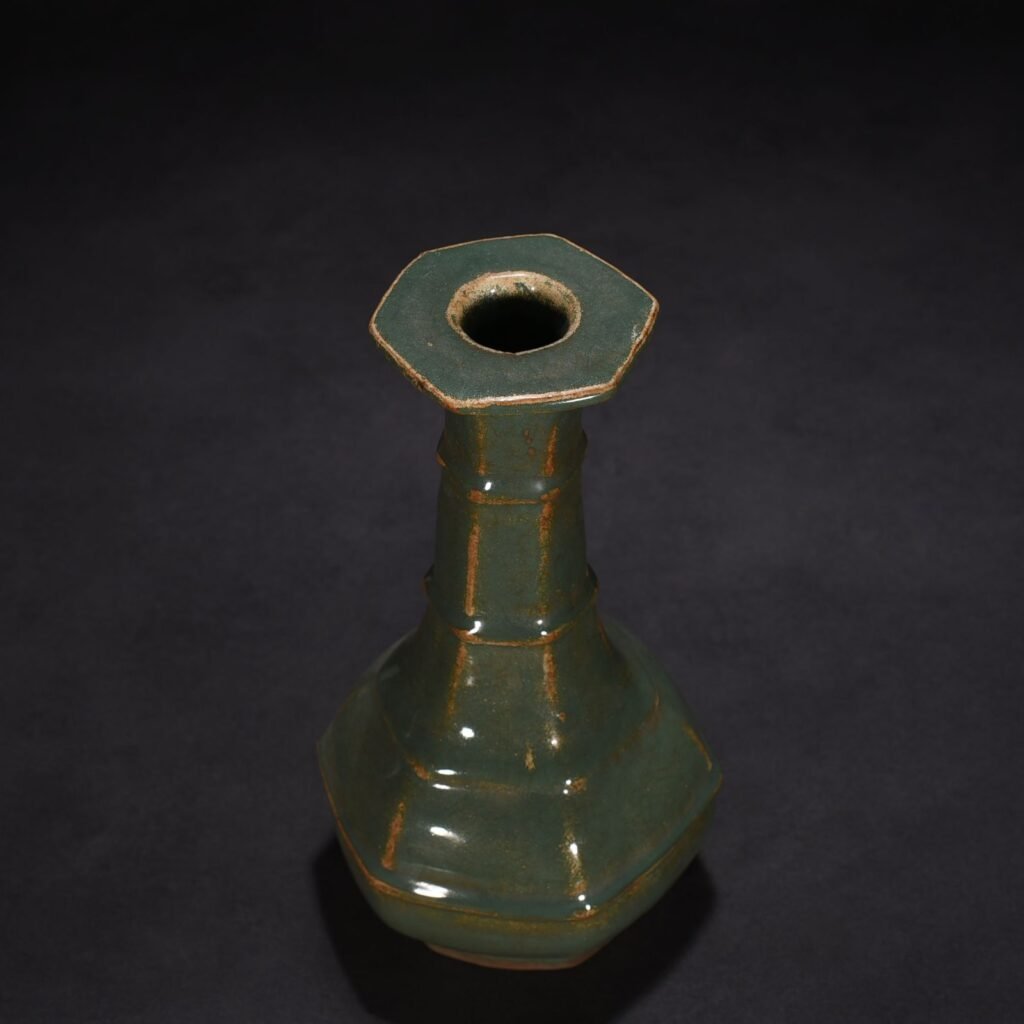 Song Dynasty  Longquan kiln bean green glaze hexagonal plate mouth vase