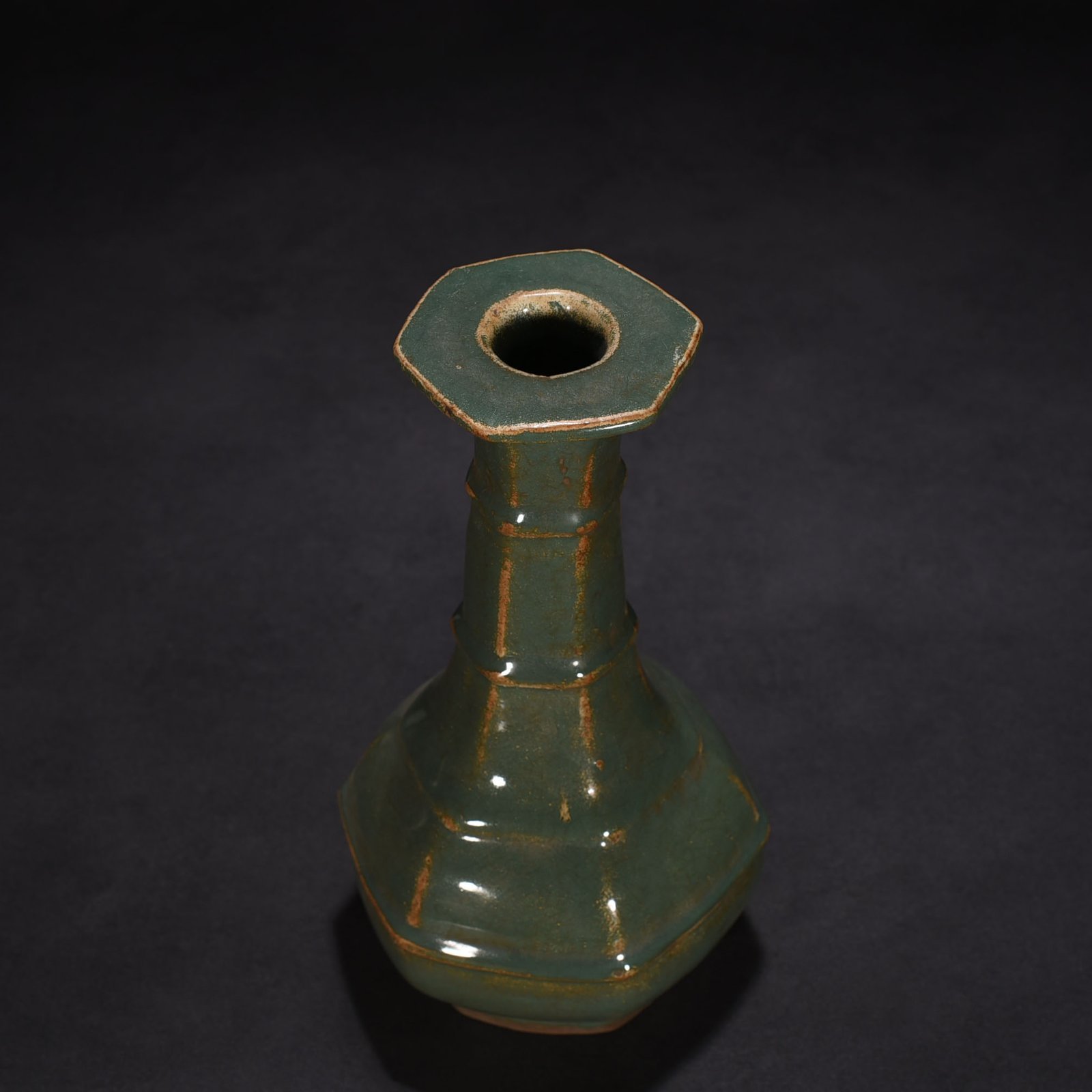 Song Dynasty  Longquan kiln bean green glaze hexagonal plate mouth vase
