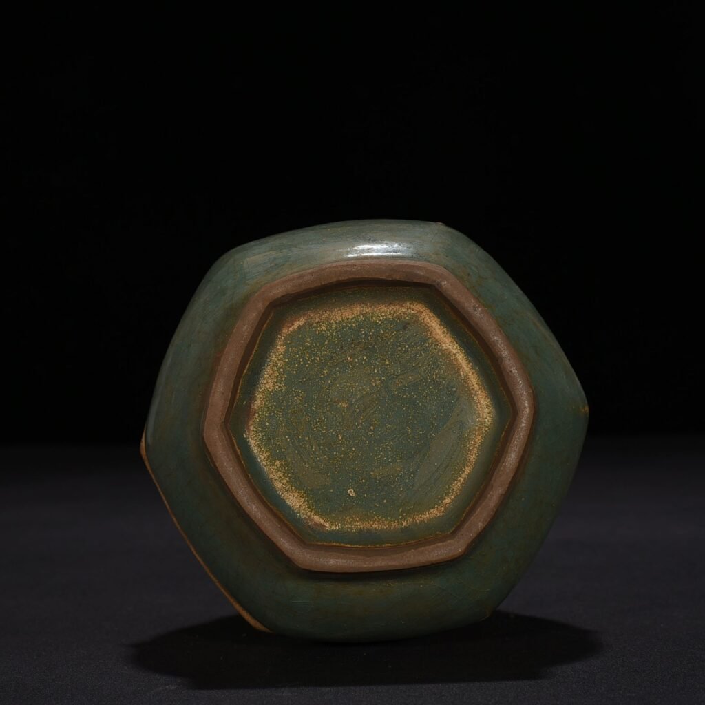 Song Dynasty  Longquan kiln bean green glaze hexagonal plate mouth vase