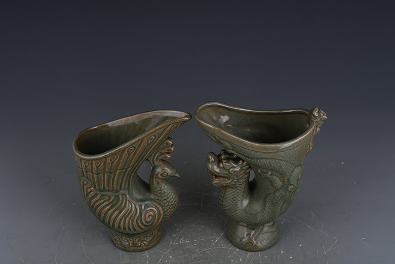 Song Dynasty Longquan Kiln of  Dragon and Phoenix Jue Cup