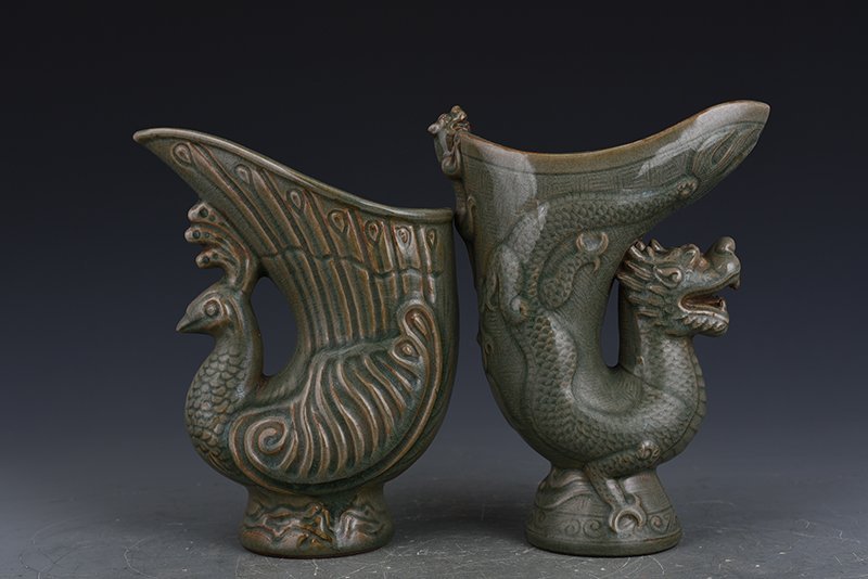 Song Dynasty Longquan Kiln of  Dragon and Phoenix Jue Cup