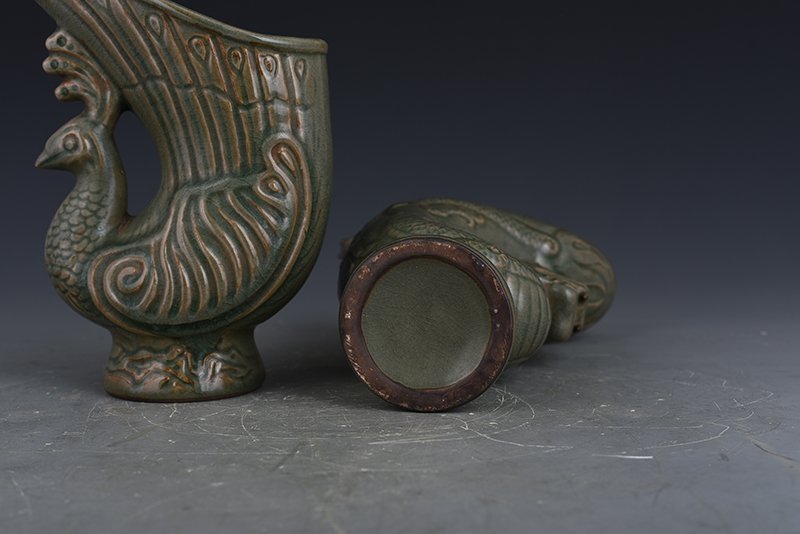 Song Dynasty Longquan Kiln of  Dragon and Phoenix Jue Cup