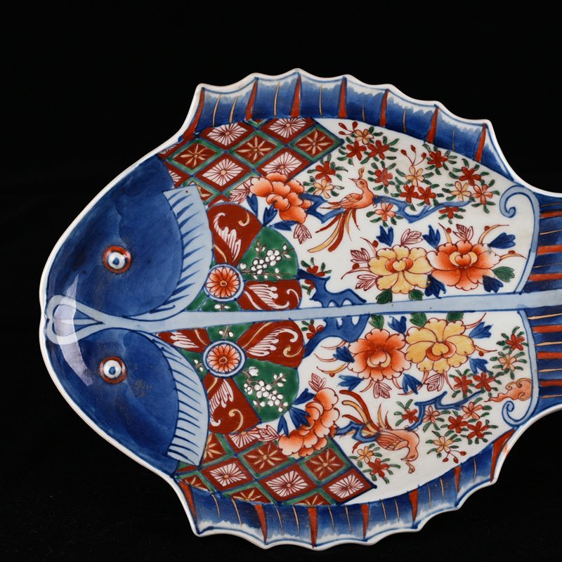 Qing Dynasty Qianlong five-color gold-painted floral pattern Pisces plate export porcelain