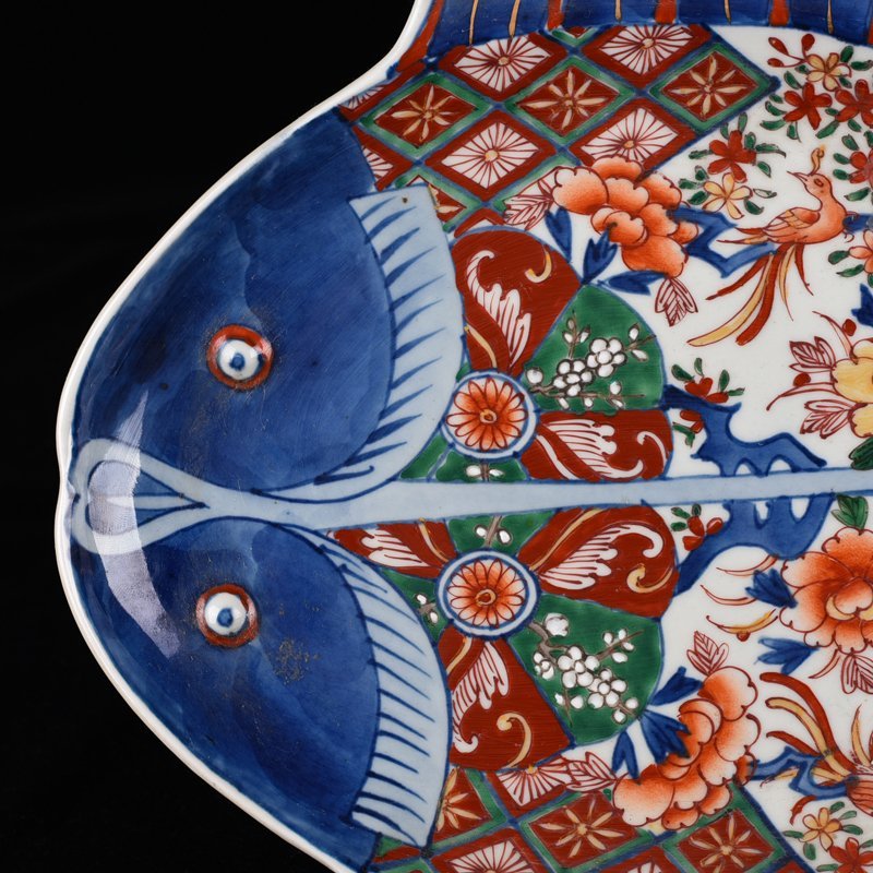 Qing Dynasty Qianlong five-color gold-painted floral pattern Pisces plate export porcelain