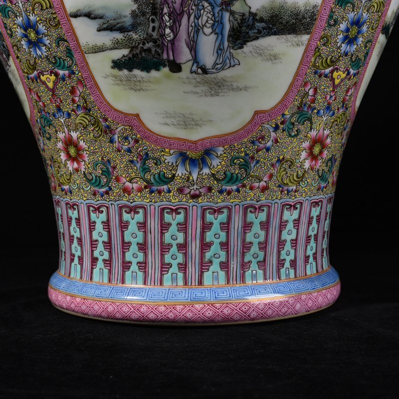 Qing Dynasty Qianlong Gu Yuexuan pastel consecrated Eight Immortals figure vase