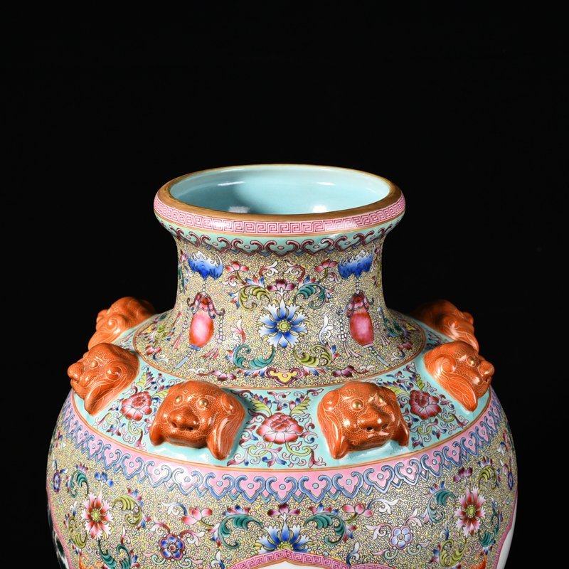 Qing Dynasty Qianlong Gu Yuexuan pastel consecrated Eight Immortals figure vase