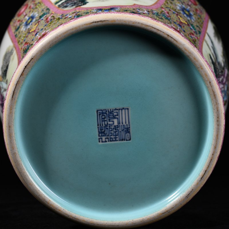 Qing Dynasty Qianlong Gu Yuexuan pastel consecrated Eight Immortals figure vase