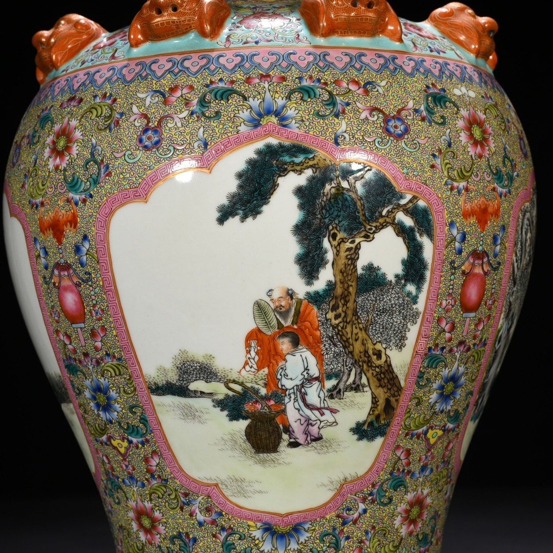 Qing Dynasty Qianlong Gu Yuexuan pastel consecrated Eight Immortals vase