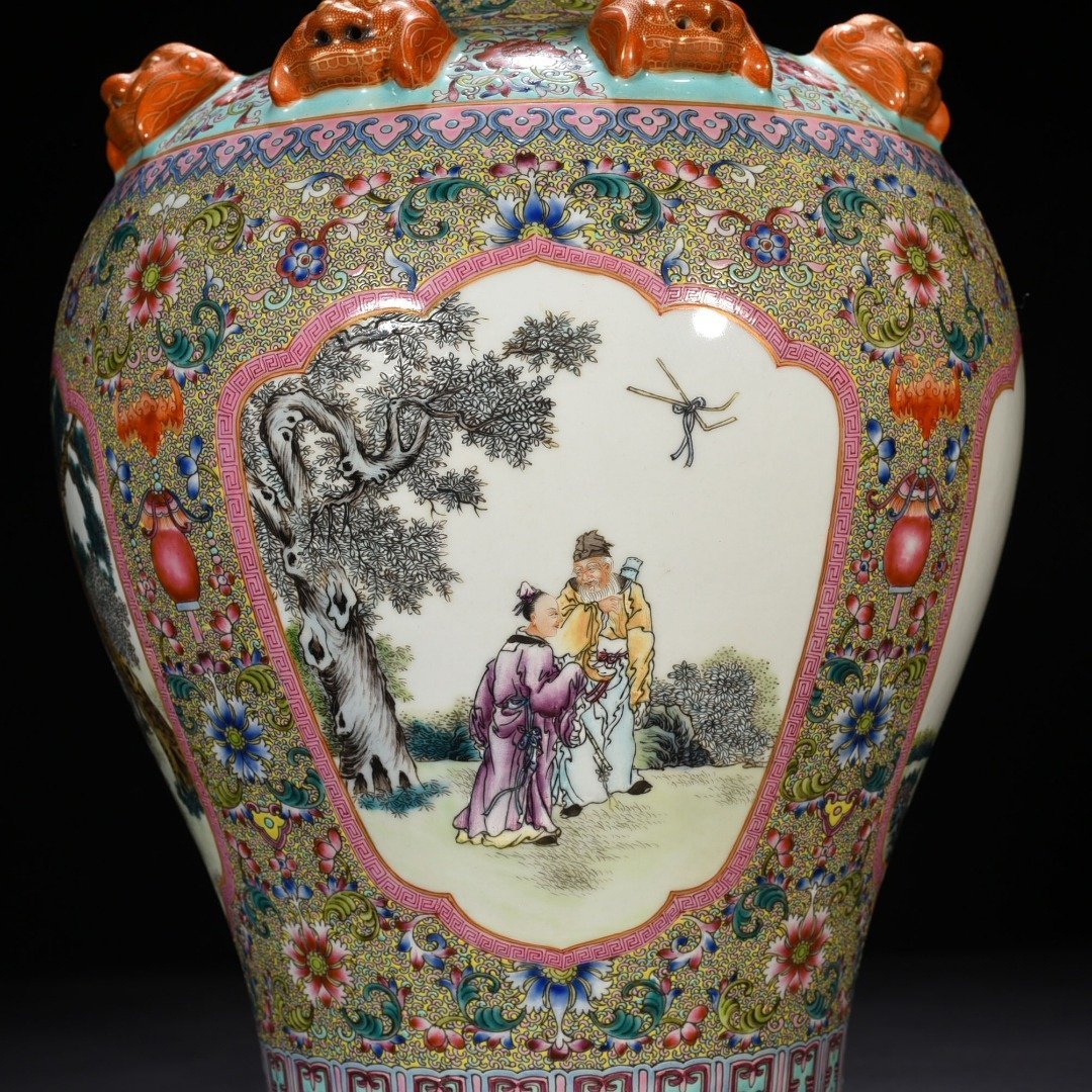 Qing Dynasty Qianlong Gu Yuexuan pastel consecrated Eight Immortals vase