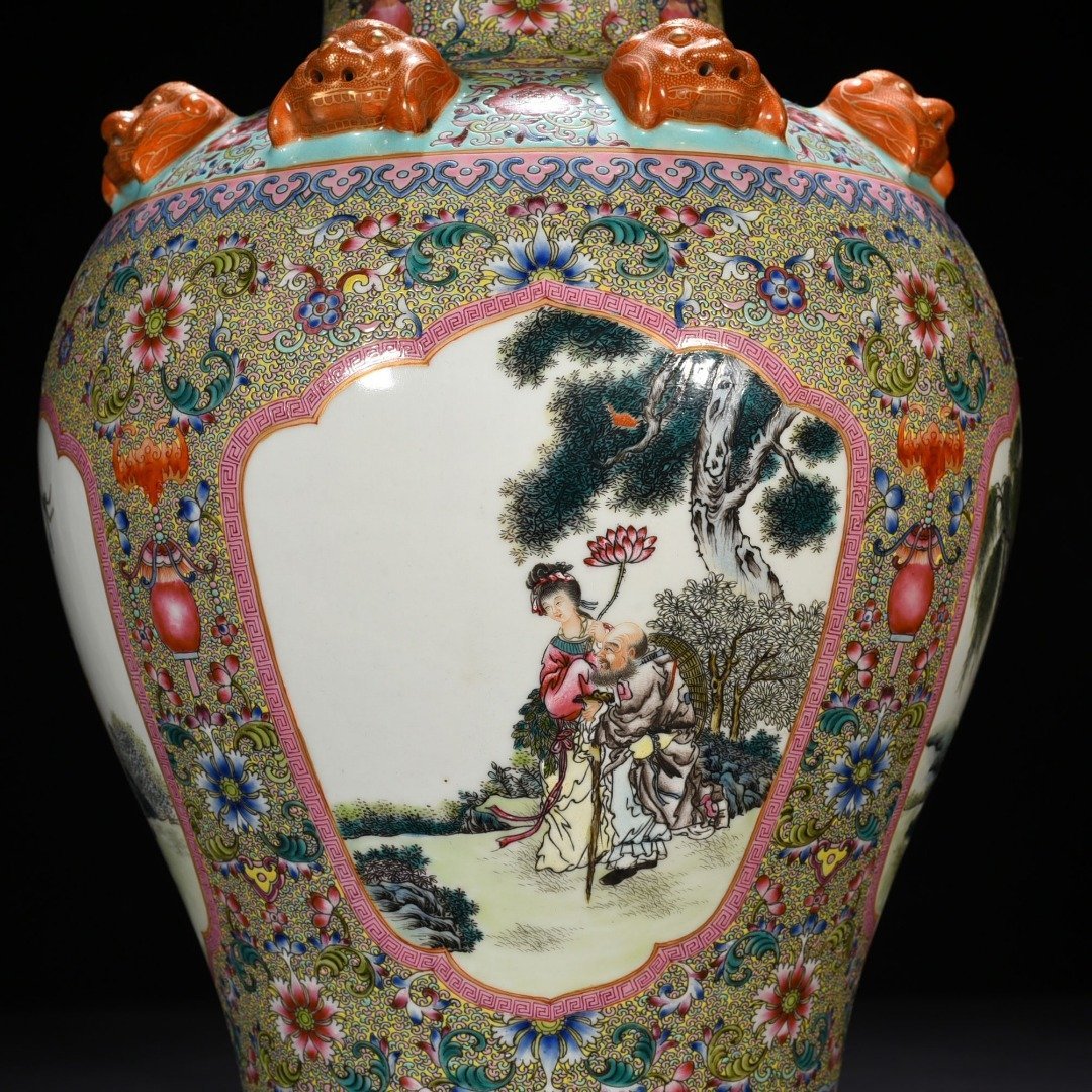 Qing Dynasty Qianlong Gu Yuexuan pastel consecrated Eight Immortals vase