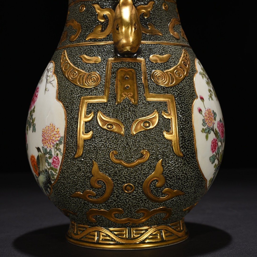 Qing Dynasty Qianlong rose flower and bird pattern double-eared statue