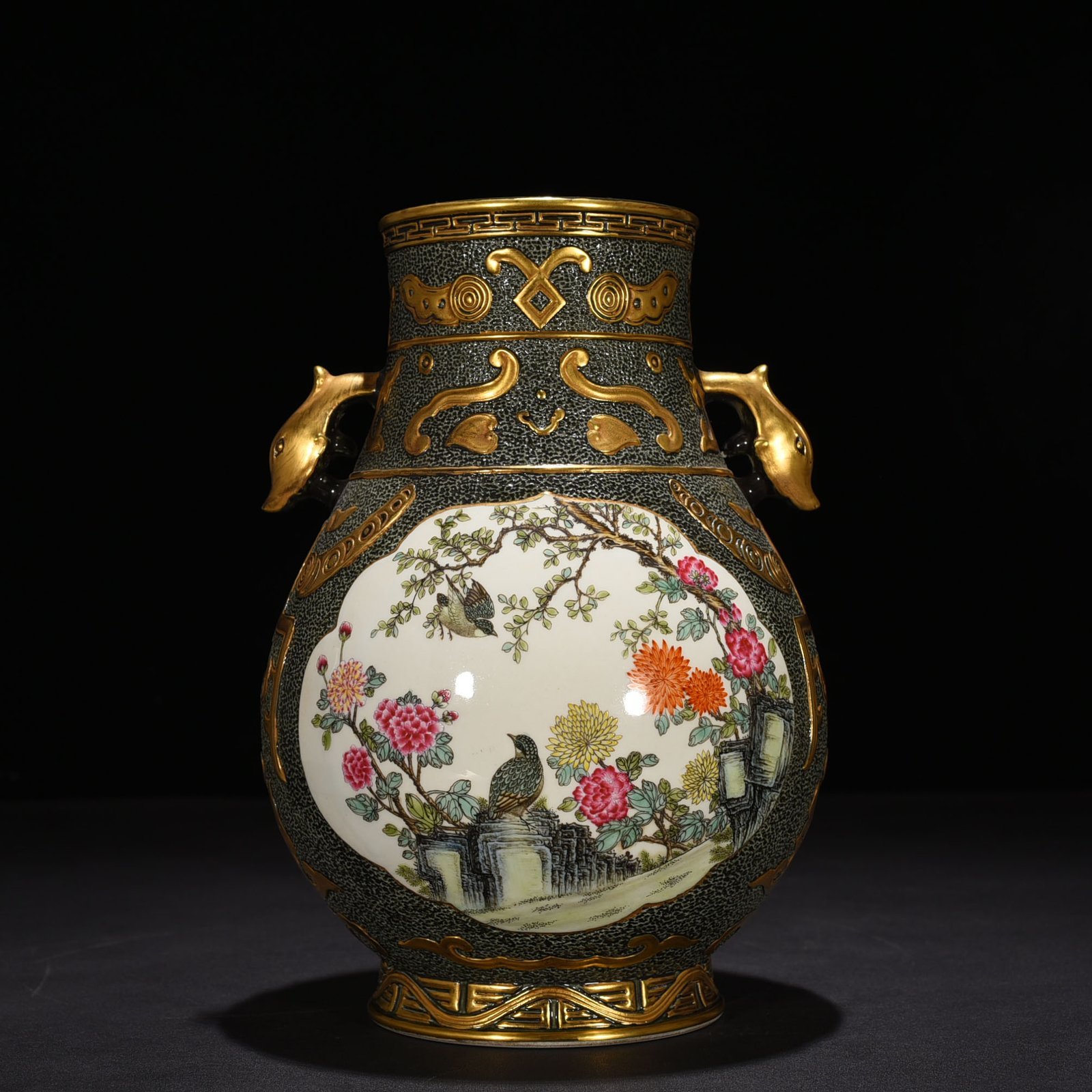 Qing Dynasty Qianlong rose flower and bird pattern double-eared statue