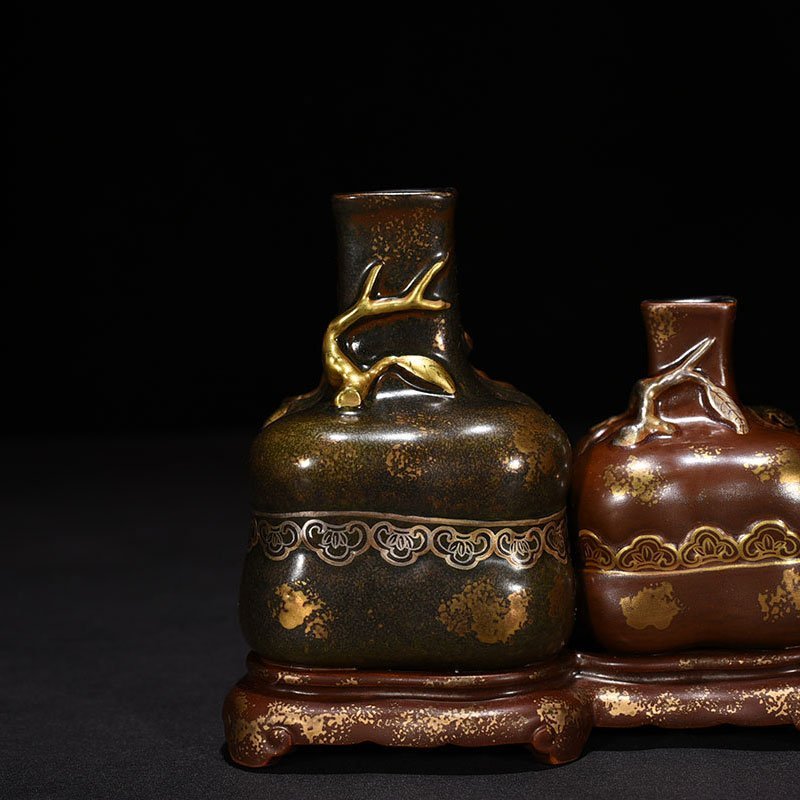 Qing Dynasty Qianlong bronze glaze double bottle