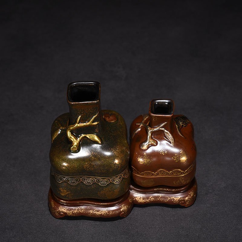 Qing Dynasty Qianlong bronze glaze double bottle