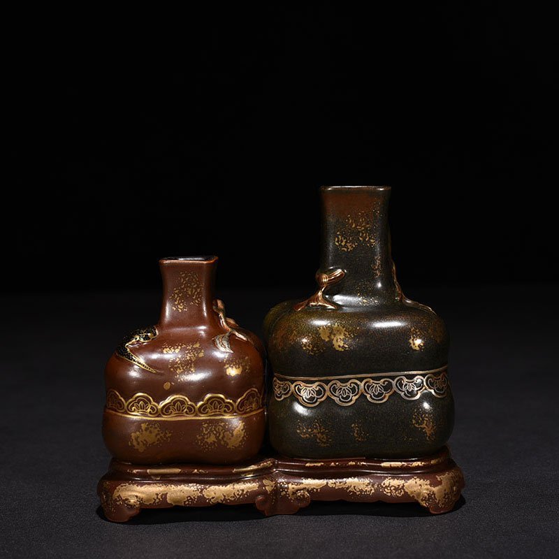Qing Dynasty Qianlong bronze glaze double bottle