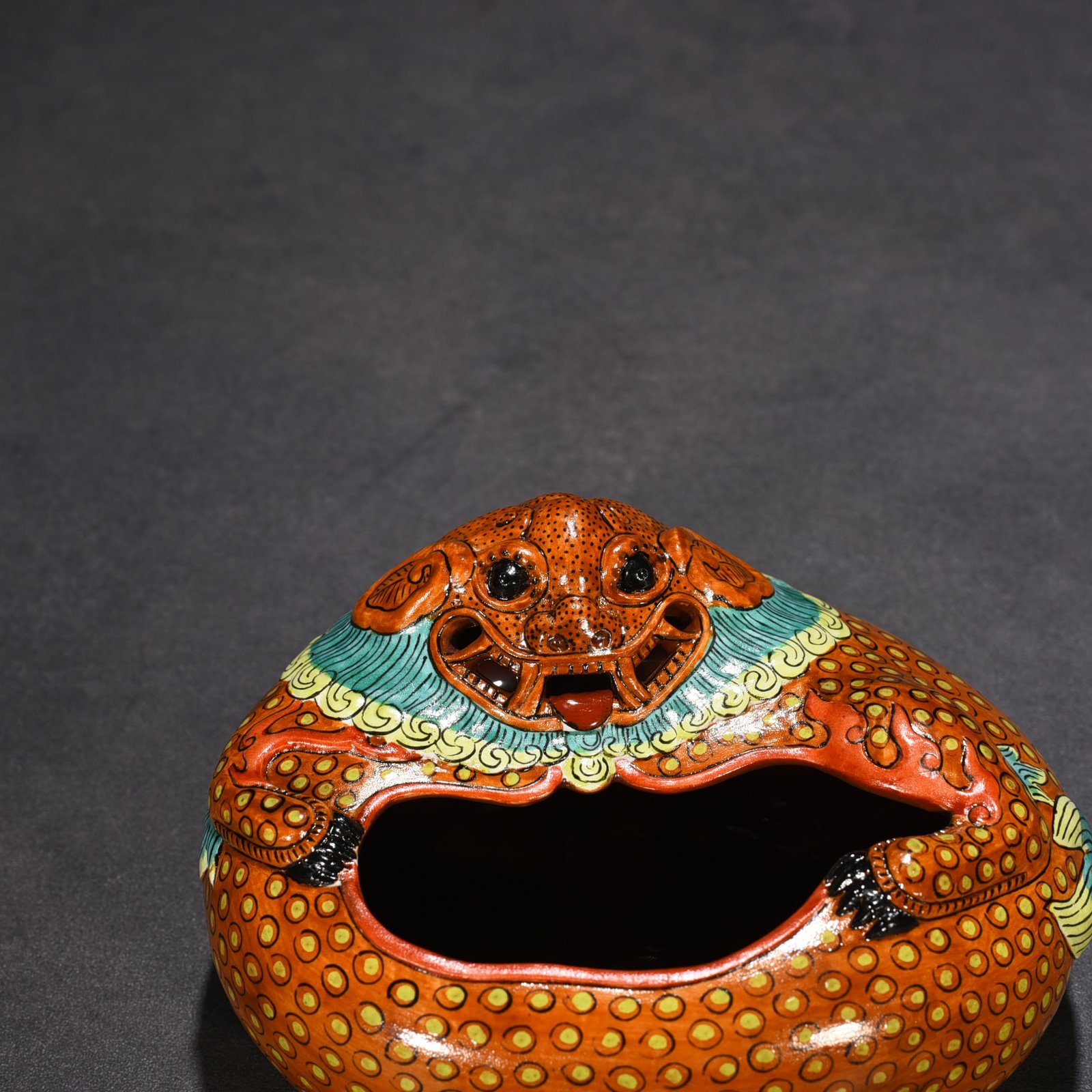 Qing Dynasty Qianlong  Bronze Glazed Lion Brush Wash