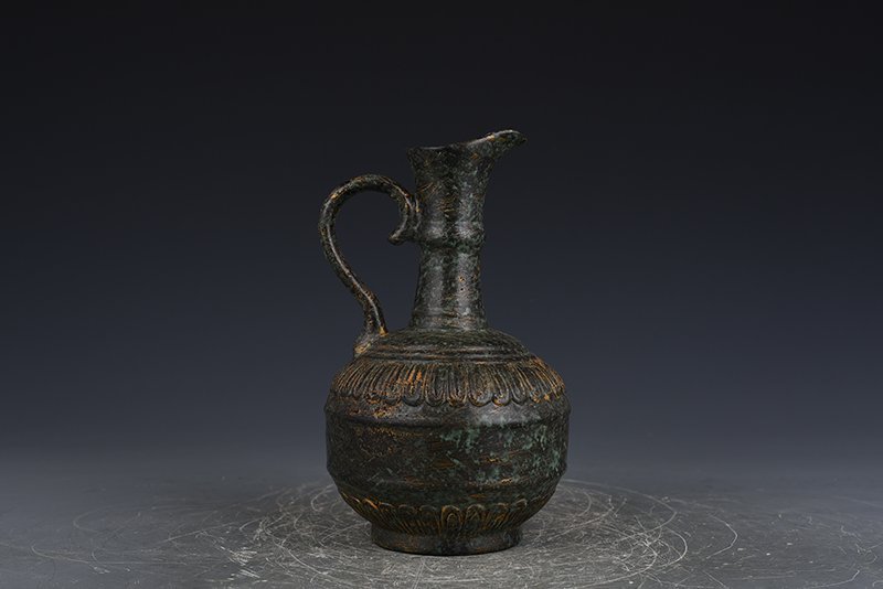 Qing Dynasty Qianlong bronze glaze flower pouring