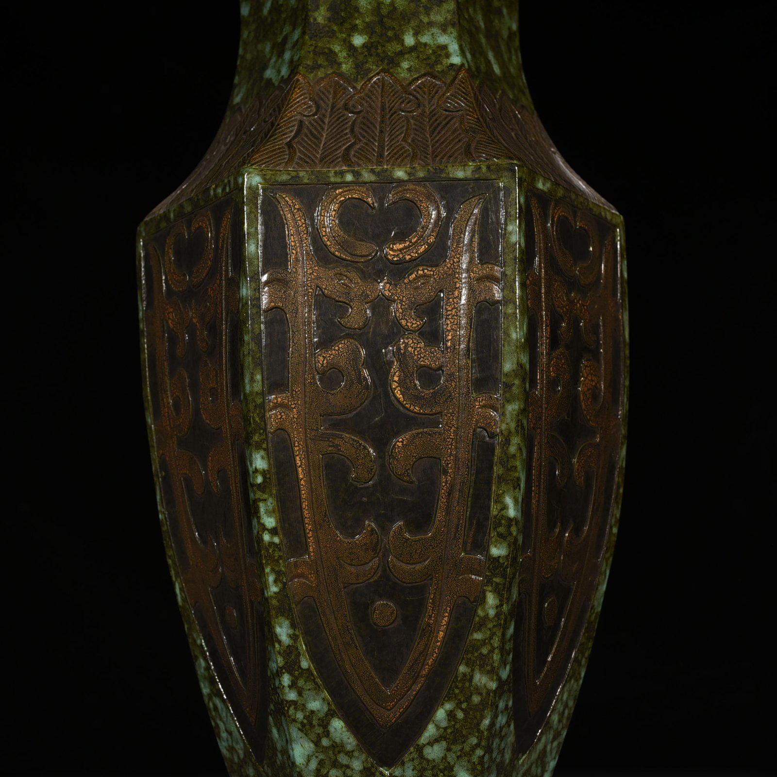 Qing Dynasty Qianlong bronze glaze hexagonal vase with carved chilong pattern