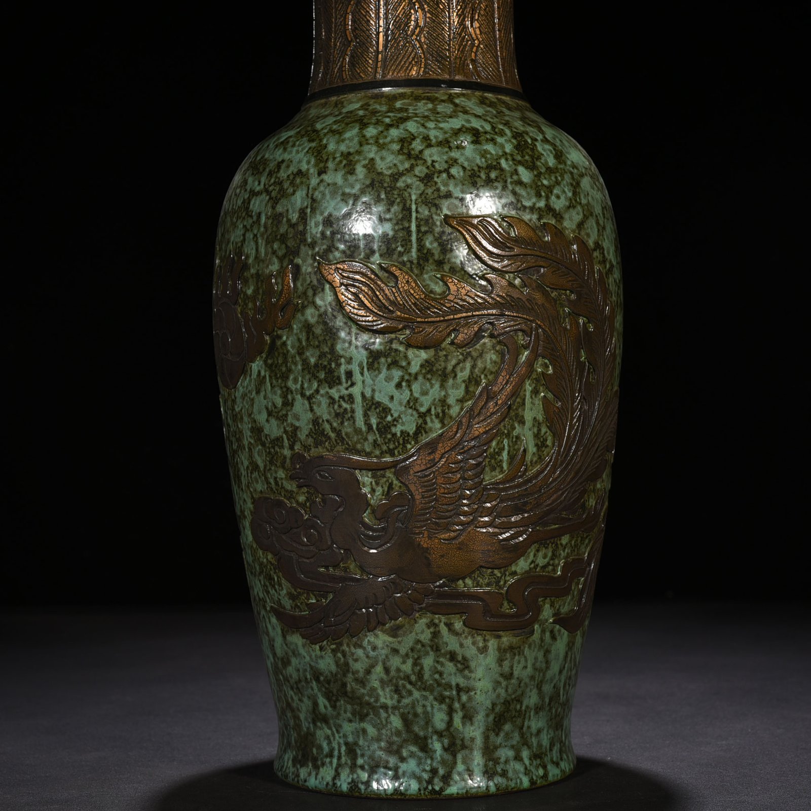 Qing Dynasty Qianlong bronze glaze carved dragon and phoenix pattern vase