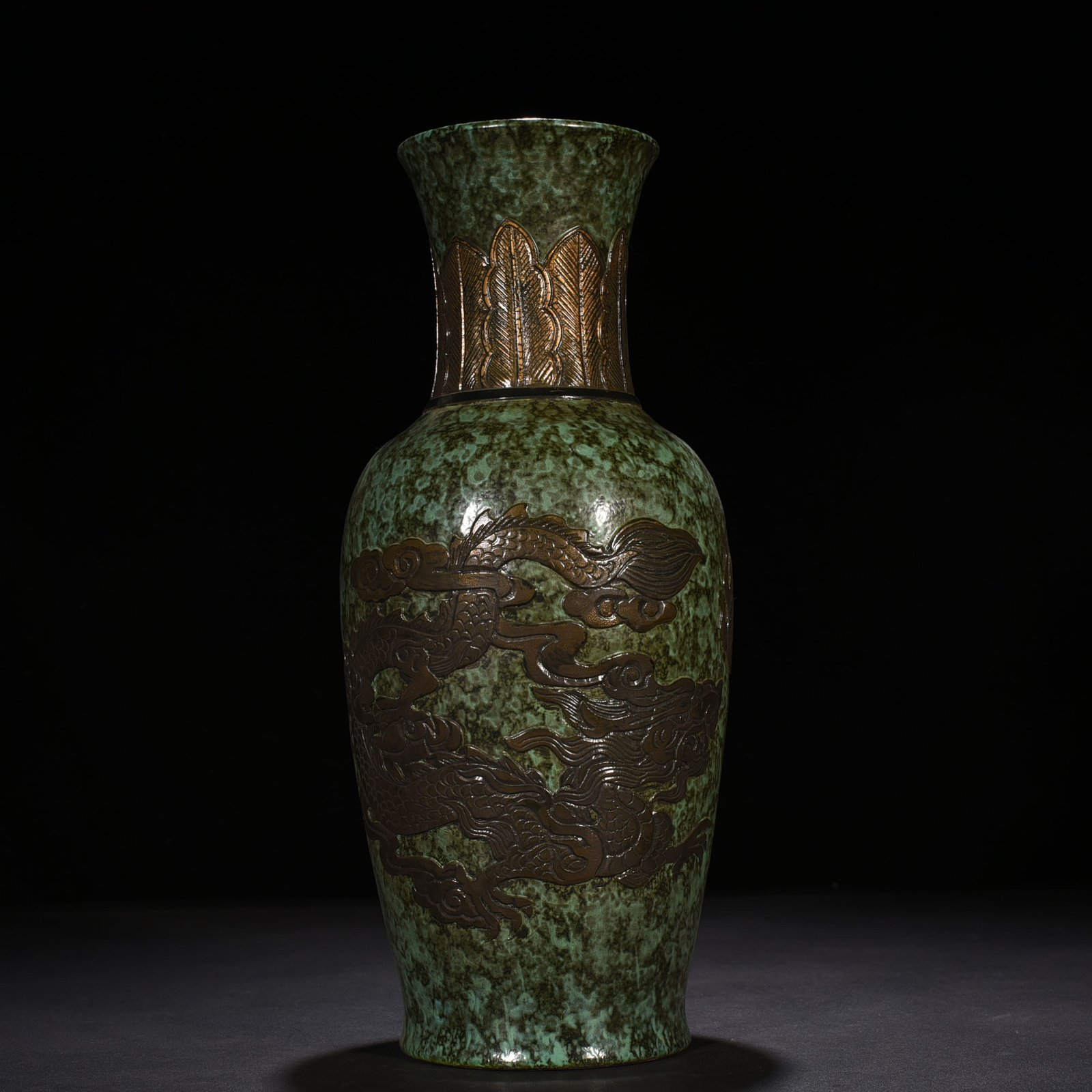 Qing Dynasty Qianlong bronze glaze carved dragon and phoenix pattern vase
