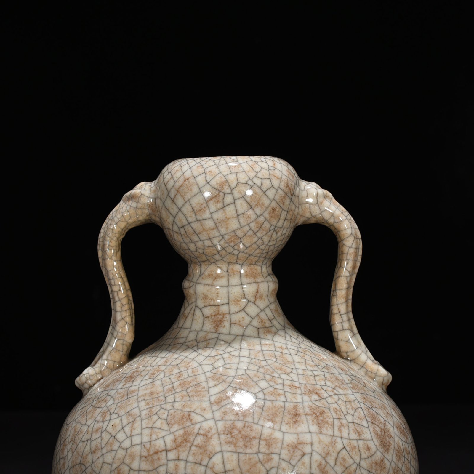 Qing Dynasty Qianlong Ge Kiln Ruyi’er Garlic Vase