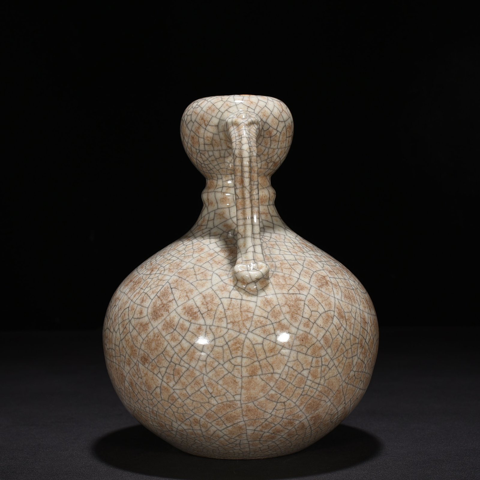 Qing Dynasty Qianlong Ge Kiln Ruyi’er Garlic Vase