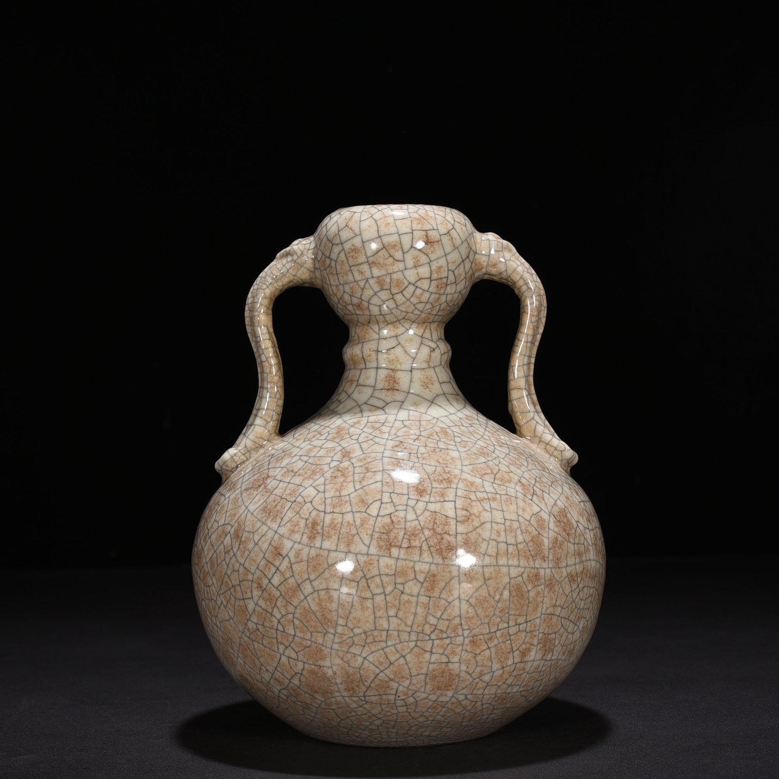 Qing Dynasty Qianlong Ge Kiln Ruyi’er Garlic Vase