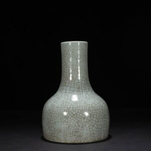 Qing Dynasty Qianlong Ge Kiln Rattle Vase Rattle Zun