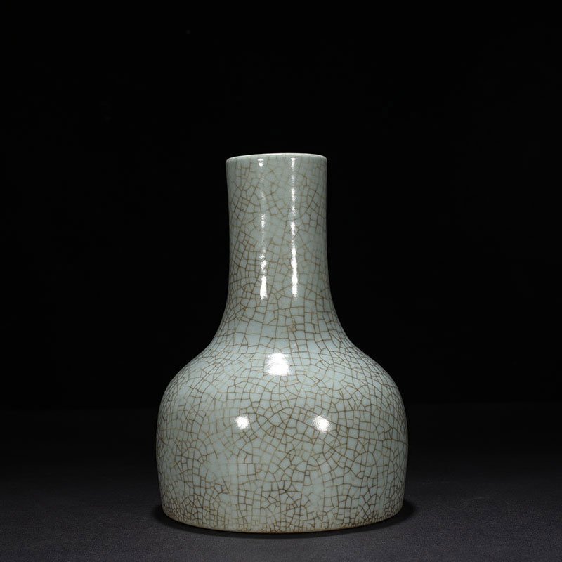 Qing Dynasty Qianlong Ge Kiln Rattle Vase Rattle Zun
