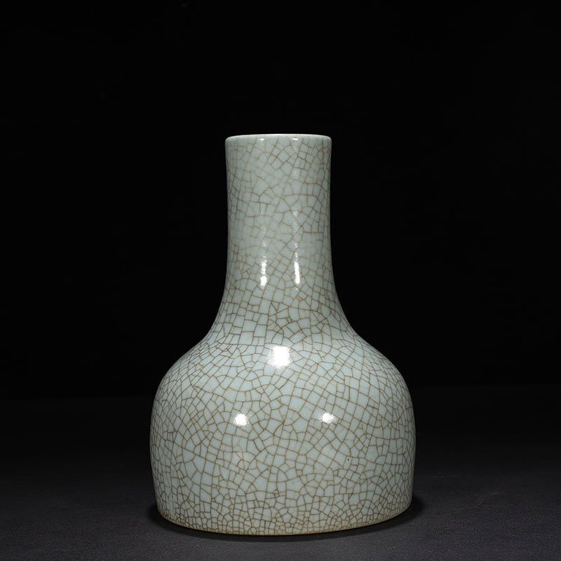 Qing Dynasty Qianlong Ge Kiln Rattle Vase Rattle Zun