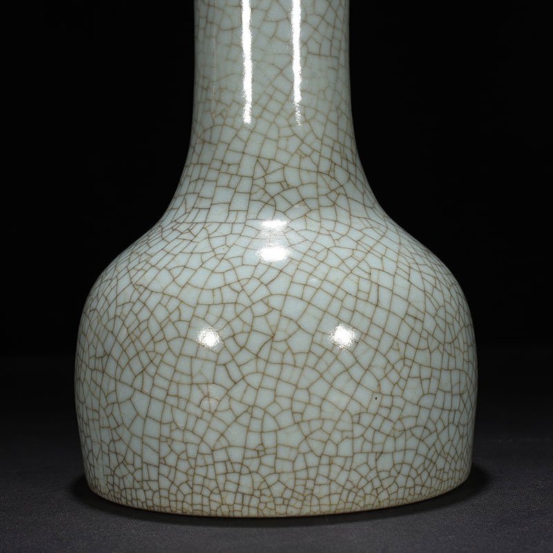 Qing Dynasty Qianlong Ge Kiln Rattle Vase Rattle Zun
