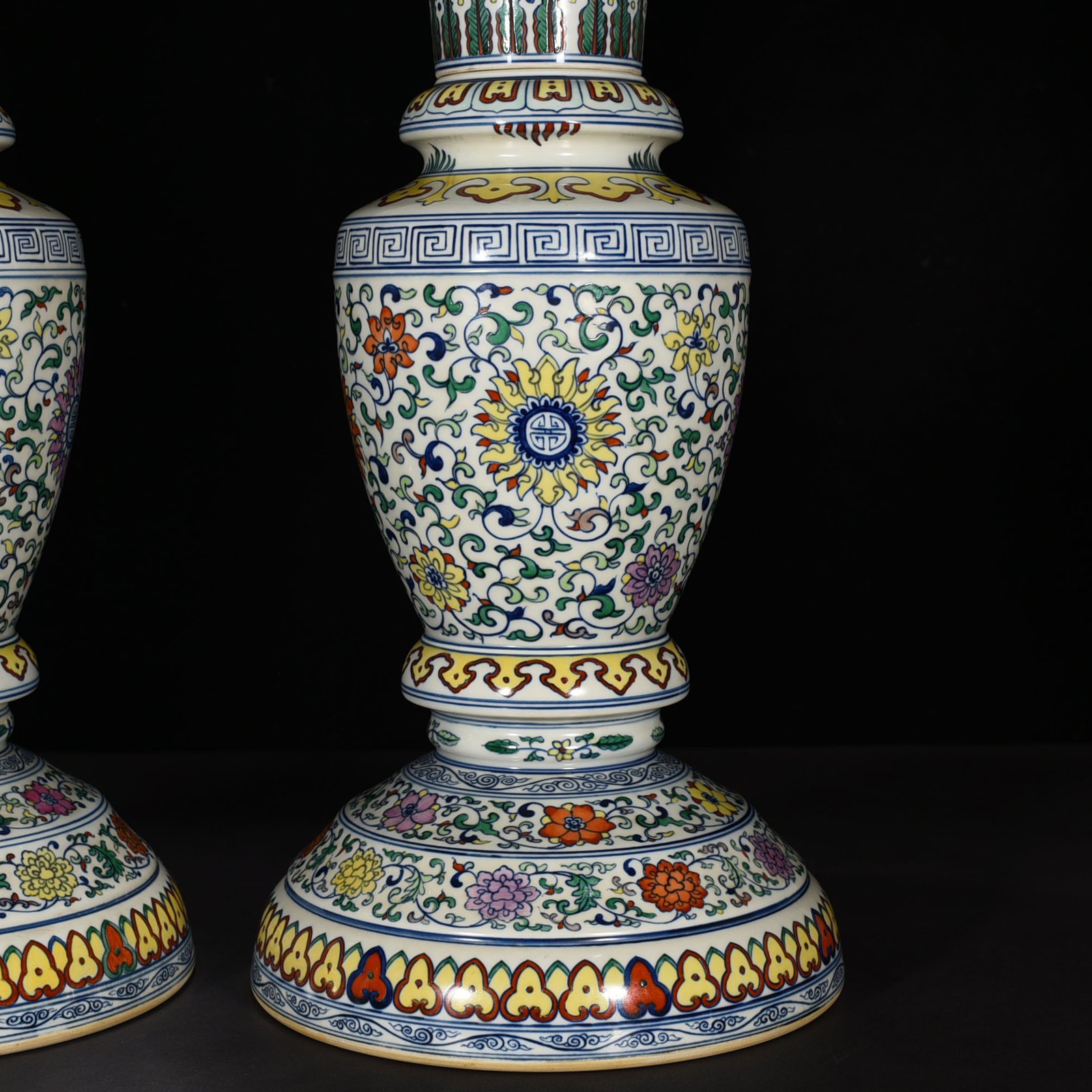 Qing Dynasty Emperor Qianlong Tang Ying supervised the production of colorful flower cups with entwining branches and floral patterns