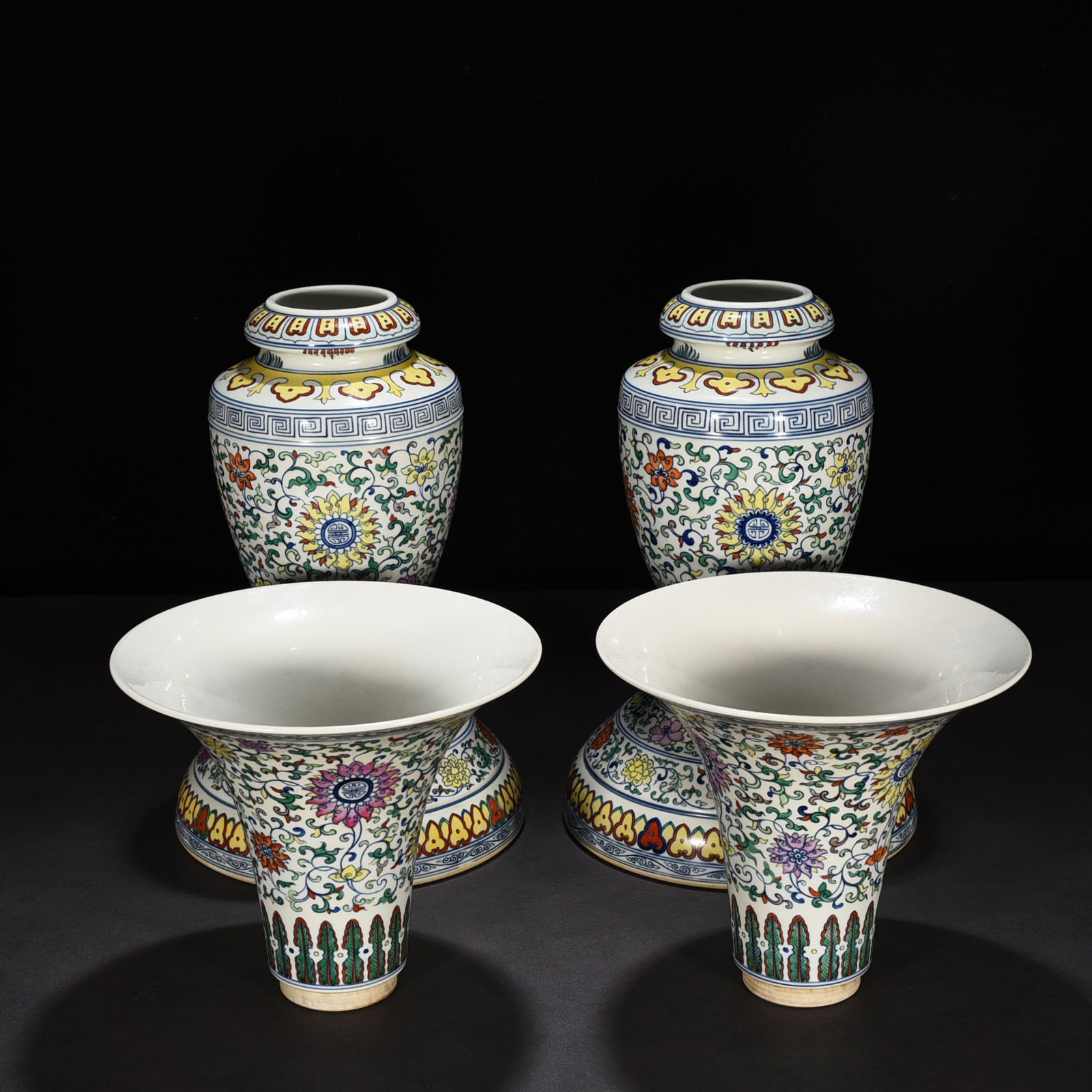 Qing Dynasty Emperor Qianlong Tang Ying supervised the production of colorful flower cups with entwining branches and floral patterns
