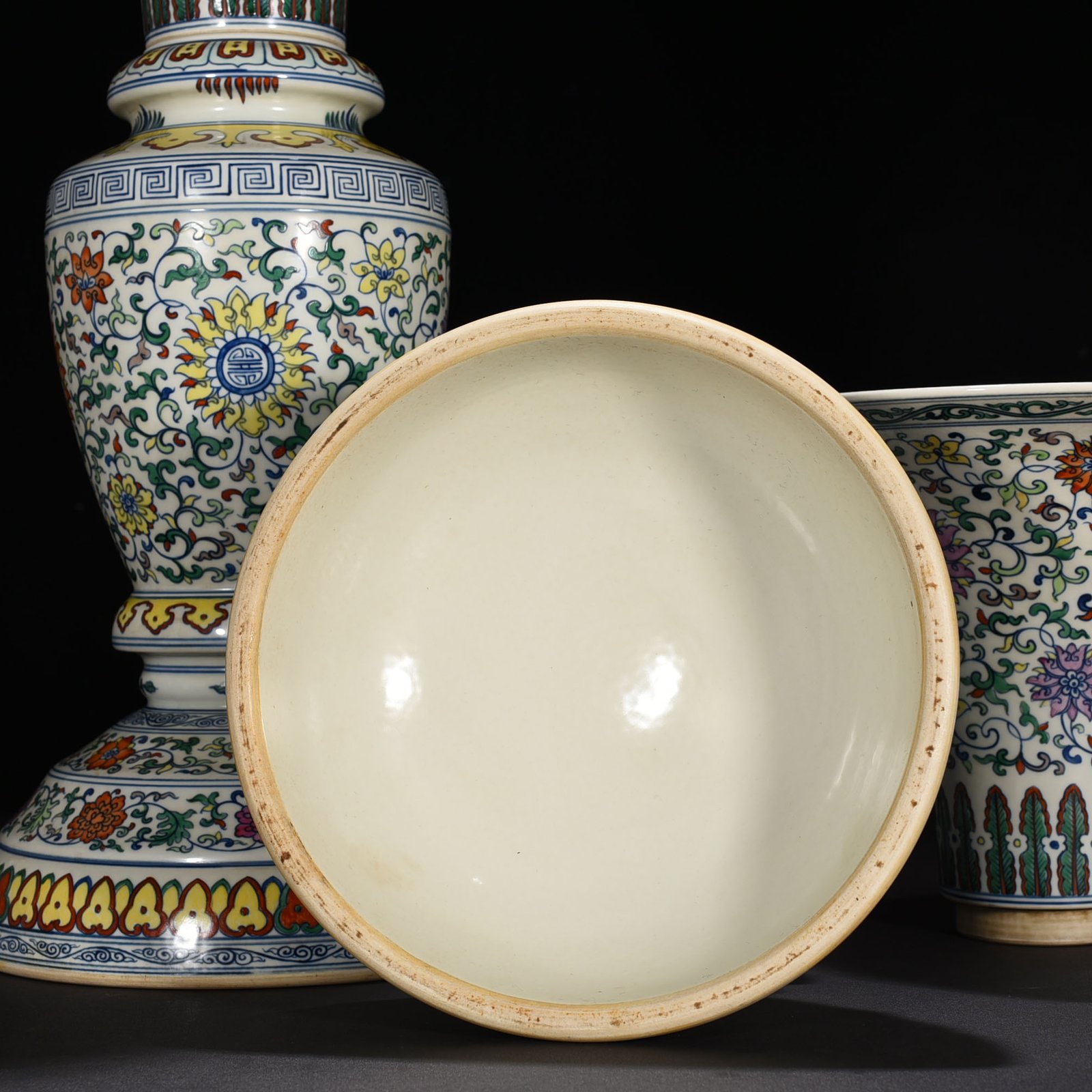 Qing Dynasty Emperor Qianlong Tang Ying supervised the production of colorful flower cups with entwining branches and floral patterns