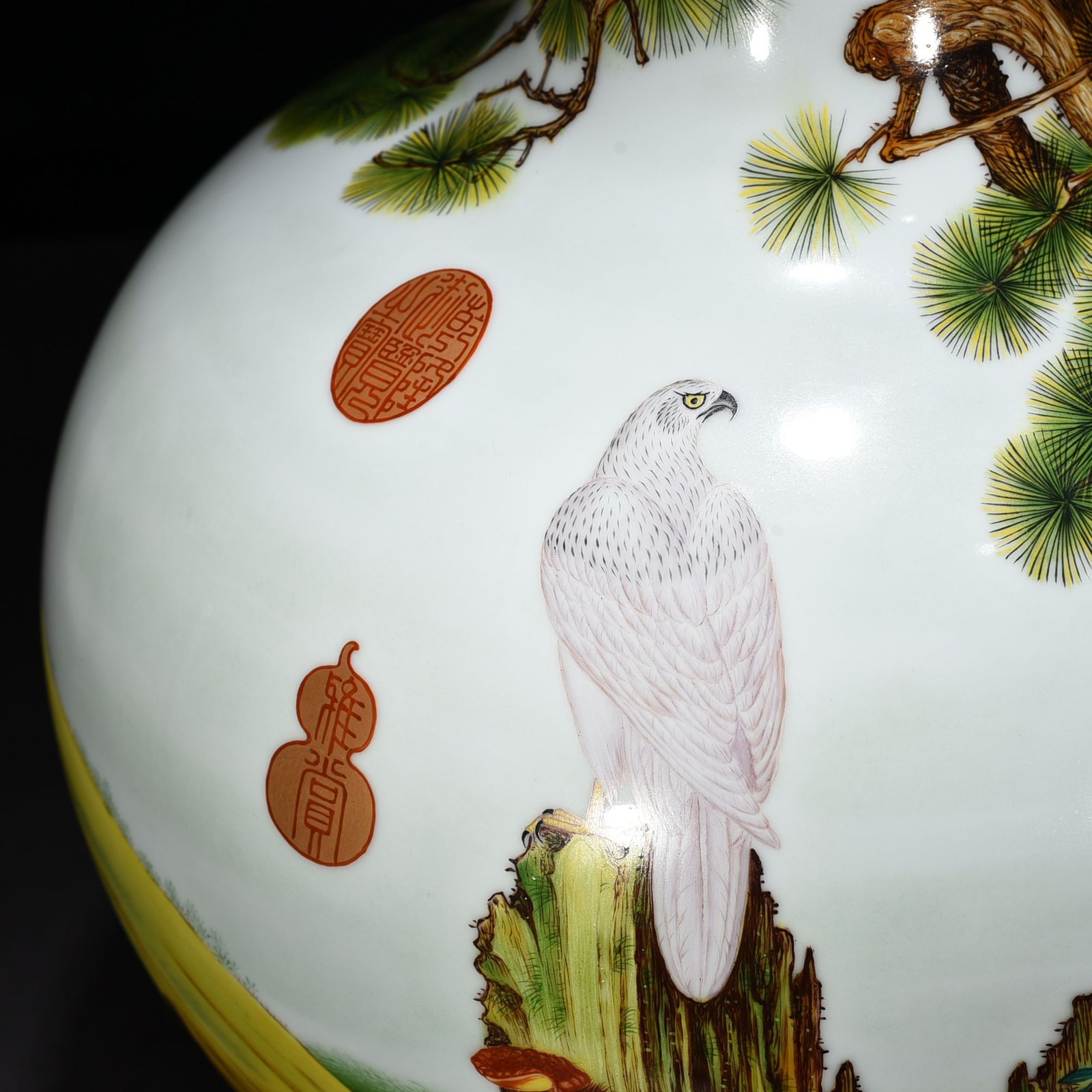 Qing Dynasty Qianlong Tang Ying Supervisor Lang Shining’s enamel Celestial Ball Vase