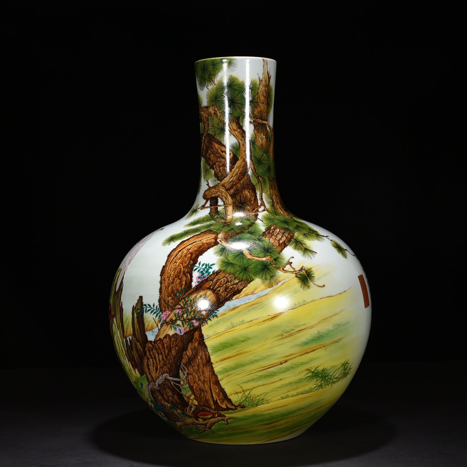 Qing Dynasty Qianlong Tang Ying Supervisor Lang Shining’s enamel Celestial Ball Vase