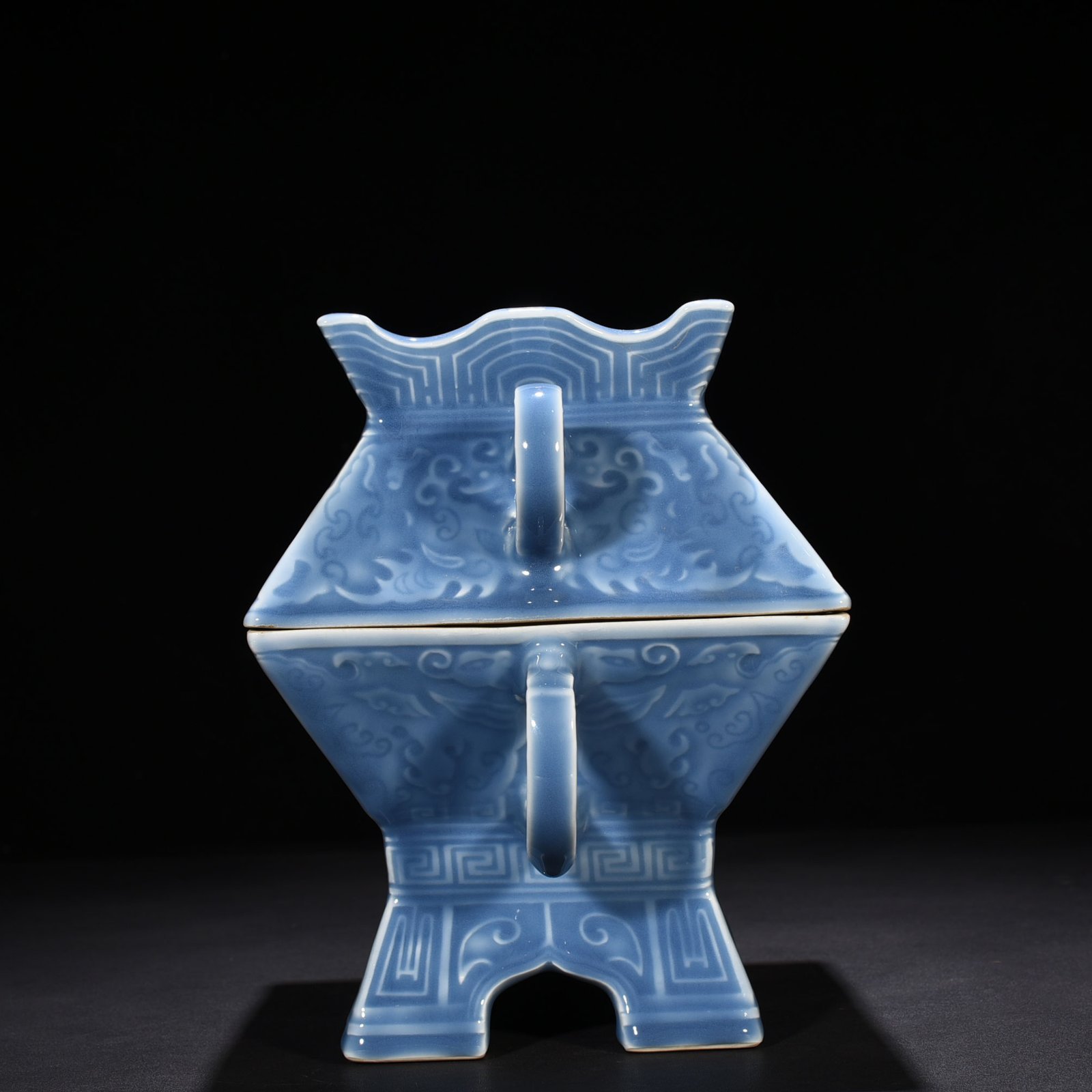 Qing Dynasty Qianlong sky blue glaze engraved Kui phoenix pattern statue