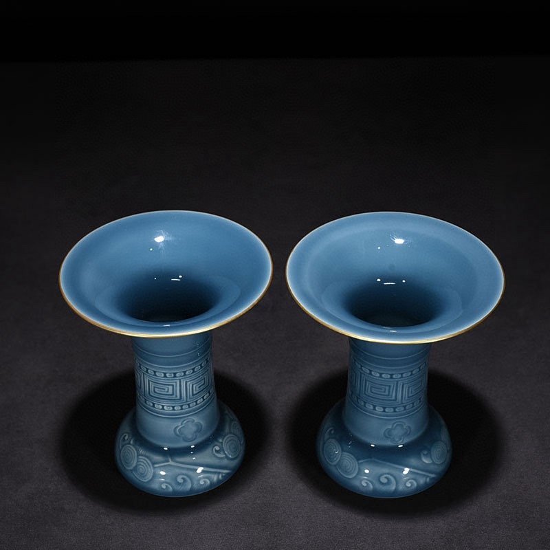 Qing Dynasty Qianlong azure glazed gold-engraved flower vase