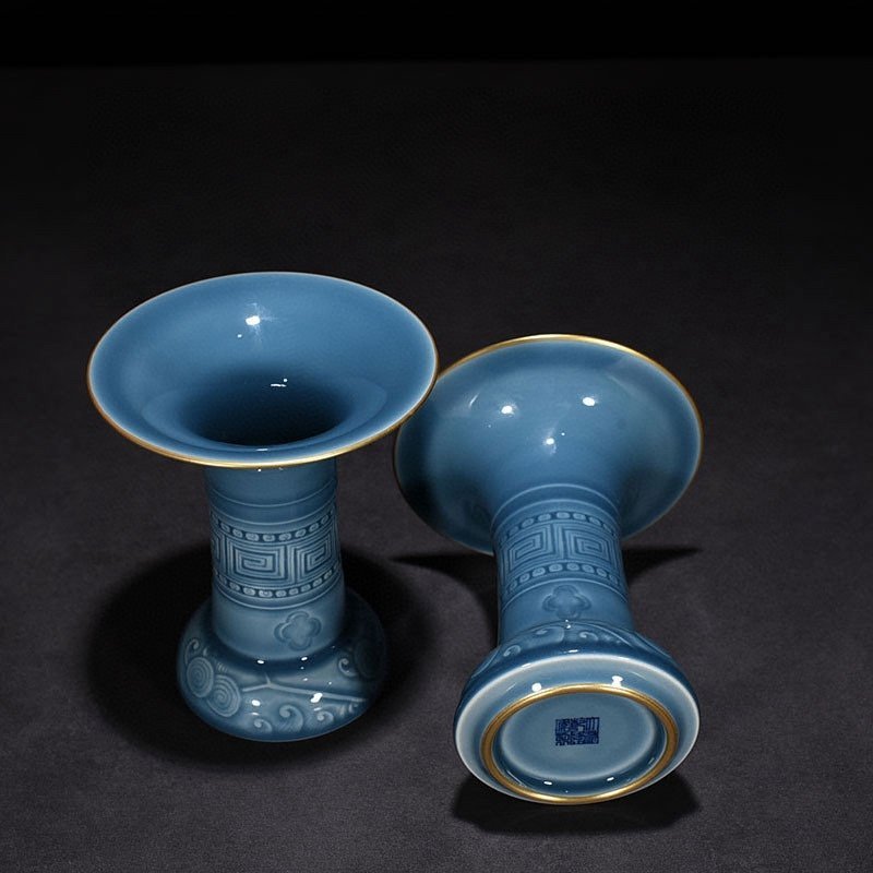 Qing Dynasty Qianlong azure glazed gold-engraved flower vase