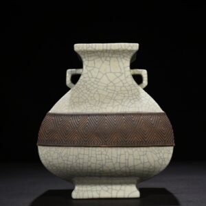 Qing Dynasty Qianlong official kiln double-eared square vase Fang Zun