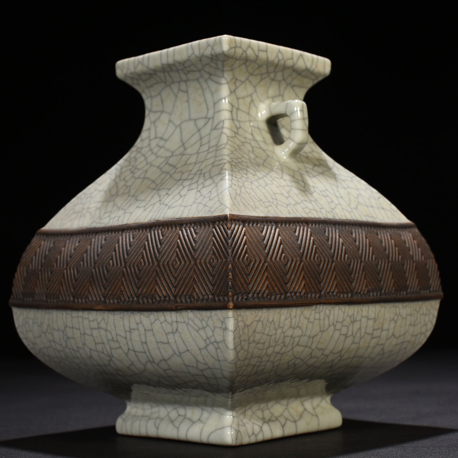 Qing Dynasty Qianlong official kiln double-eared square vase Fang Zun